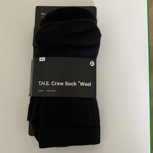 New with tags Lululemon T.H.E. Wool crew sock black size M/L